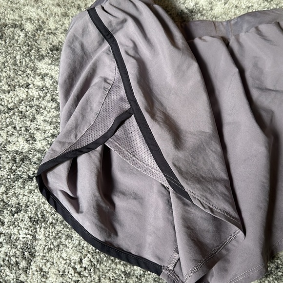 Under Armour Heatgear Shorts 💜 - Picture 6 of 7
